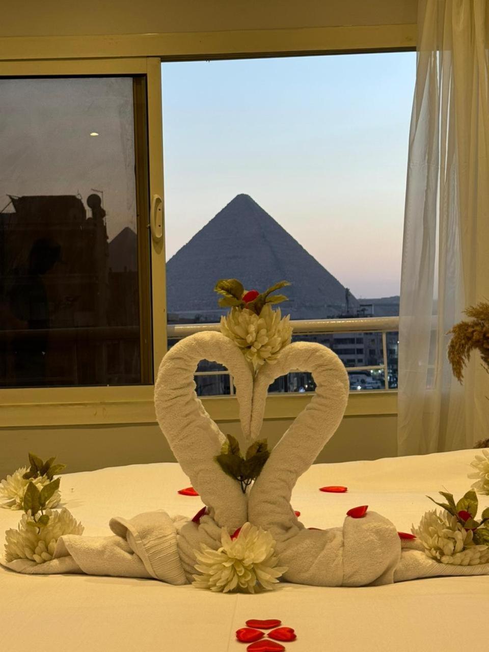 Khufu Pyramids Inn Nazlet el-Sîsi Exteriér fotografie